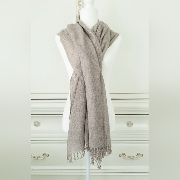 Vertigo Firenze Tan Cashmere Gauze Scarf Wrap Made In Italy 31" Wide X 76" Long - Picture 2 of 4